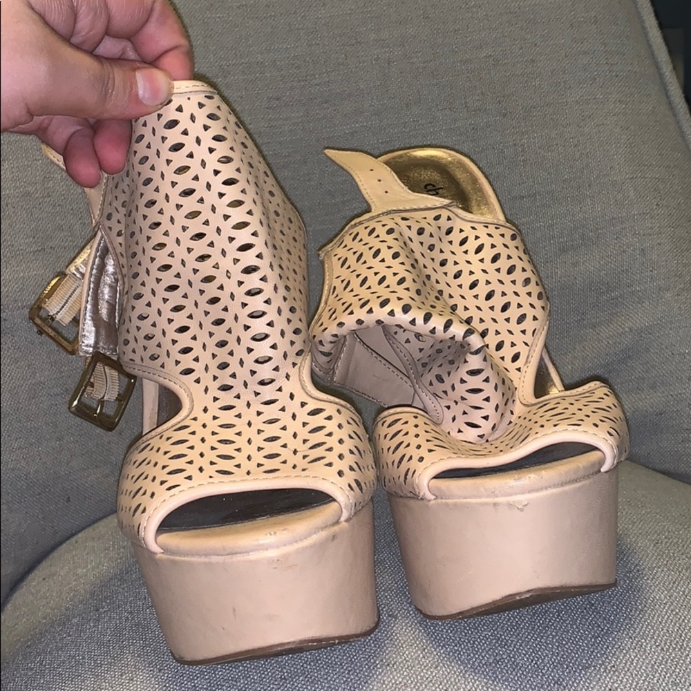 Beige heels